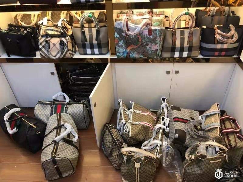 这个店里全是“奢侈品”包，涉案500万，但你绝不会想到每个包成本才30元！