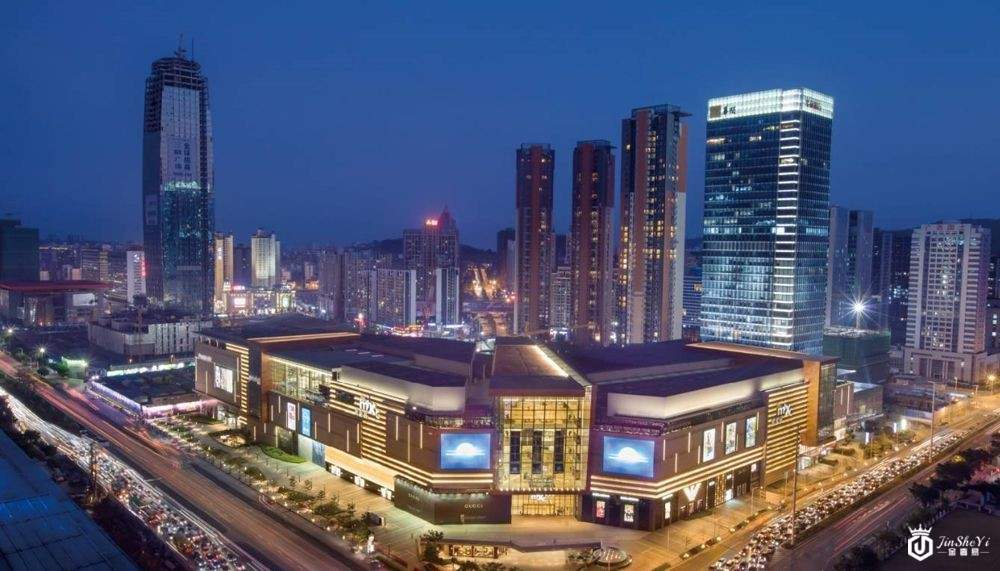 中国十大奢侈品购物圣地，看看在你的城市有吗？