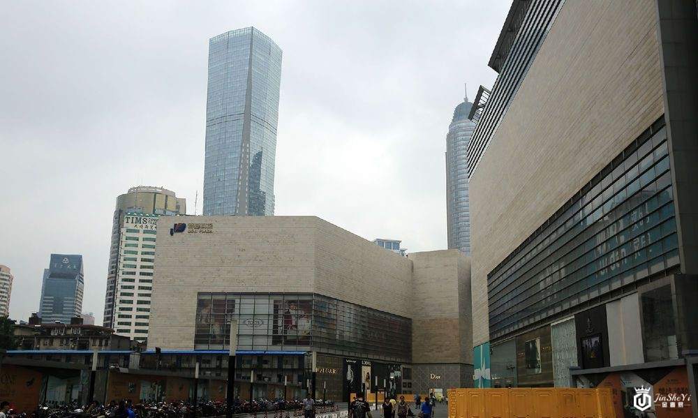 中国十大奢侈品购物圣地，看看在你的城市有吗？