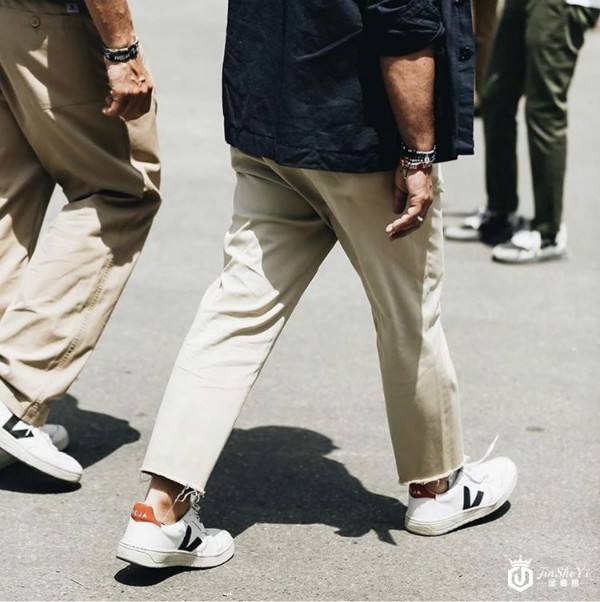京东奢侈品电商平台Toplife本月将正式关闭服务、Instagram发表新功能限制网络霸凌行为