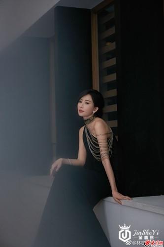 闷声再获奢侈品新代言！林志玲商业价值创新高