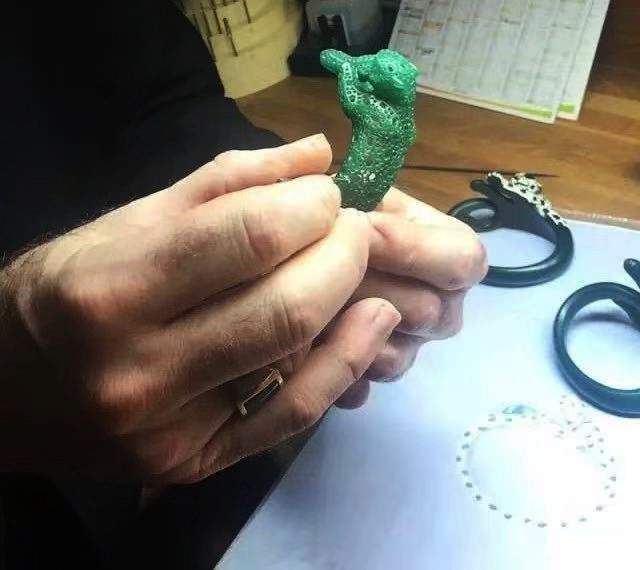 高级珠宝凭什么卖到上亿天价？答案就在卡地亚高级珠宝工坊里