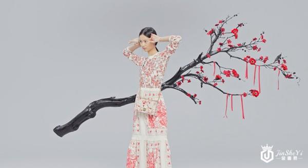 这个春节国际奢侈品出尽洋相想大捞一笔已不容易