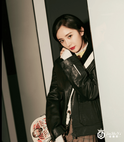 蔻依 (Chloe) 推出2019中国新年特别系列