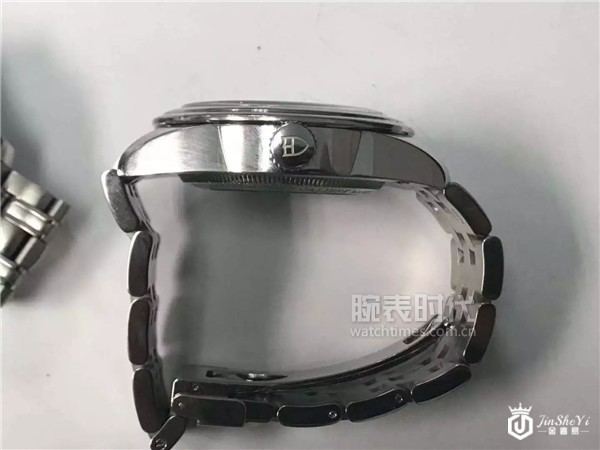 帝舵骏珏系列大日历腕表