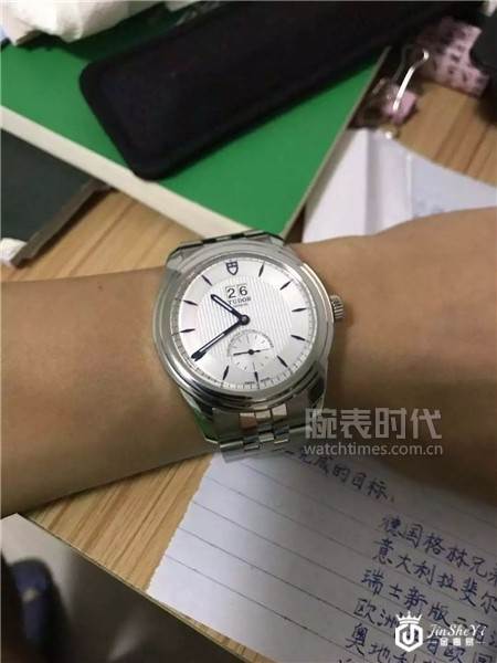 帝舵骏珏系列大日历腕表