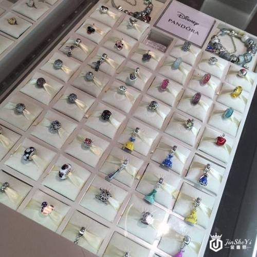 市值暴跌600亿，那个把用户当傻子的潘多拉，快凉了