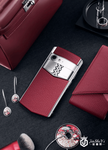 VERTU（纬图）为全球精英提供优质奢侈品手机，ASTER P巴洛克系列圣诞款登场