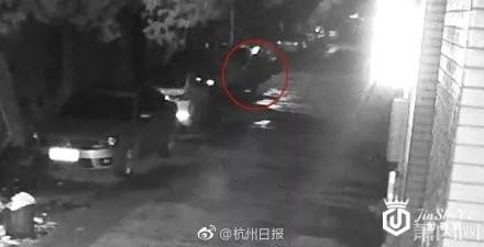 男子偷奢侈品以为发财了 警察:都是高仿的