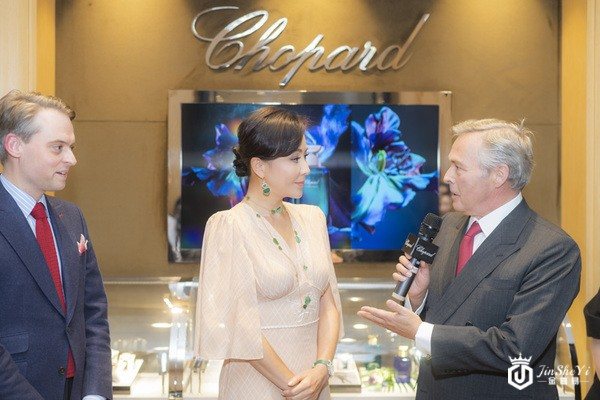 刘嘉玲佩戴Chopard萧邦珠宝优雅亮相萧邦香水上市