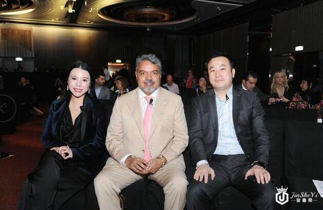 余晚晚出席纽约时报国际奢侈品峰会