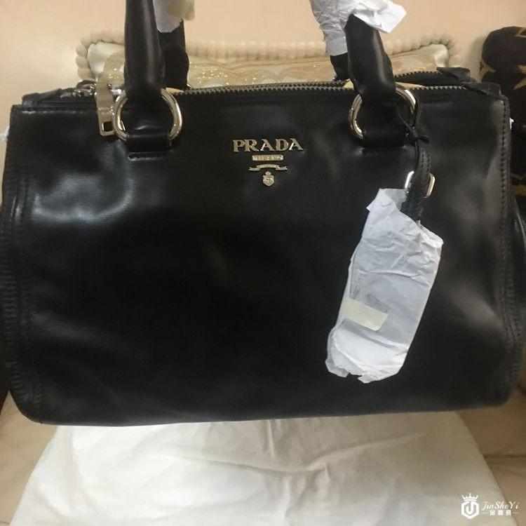 包包回收:普拉达杀手包回收多少钱