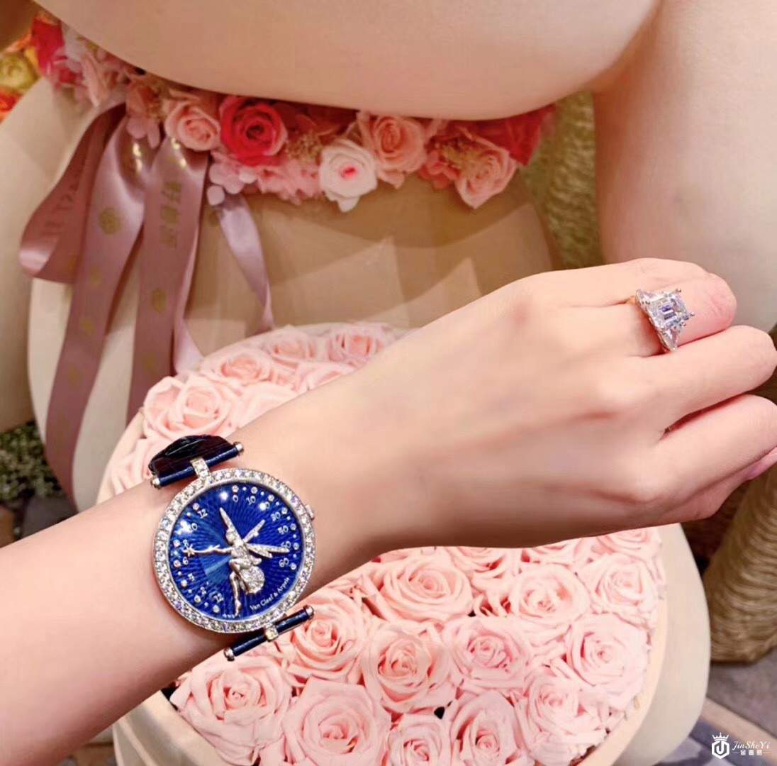 白富美这些表比你的车贵 VCA梵克雅宝情人桥 日月星辰 花仙子..