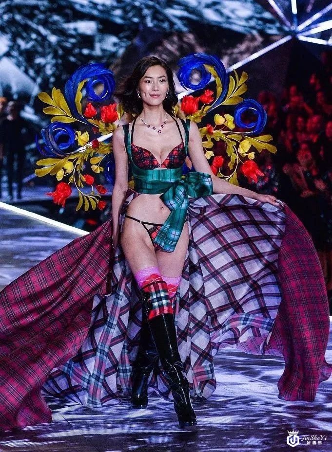 Pharrell Williams再与Chanel合作，宝格丽玫香金漾女士香水限量版上市
