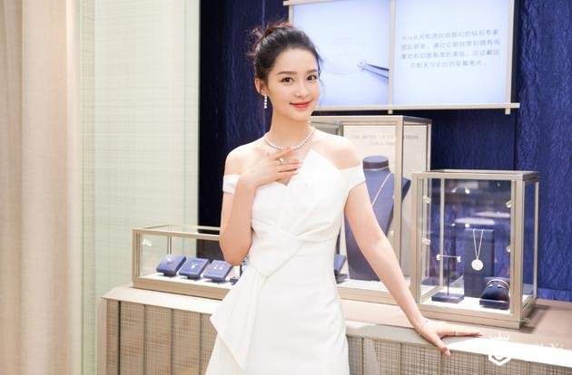 戴比尔斯珠宝婚嫁珠宝展耀于天津银河携手李沁见证美好爱情