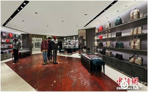 全球奢侈品集体拥抱中国电商 寺库或成“最佳拍档”