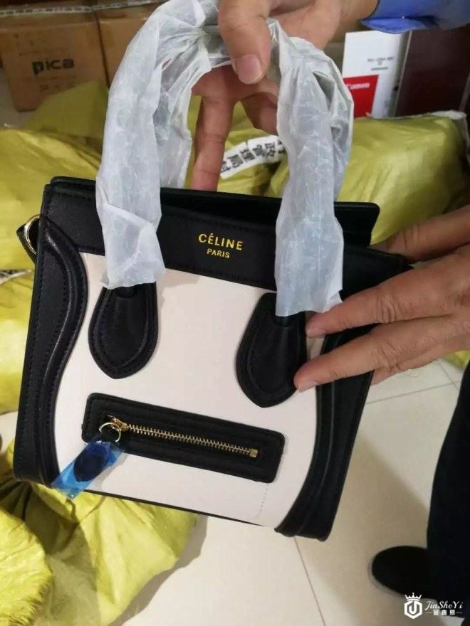 南京新街口居然售卖大量奢侈品假货