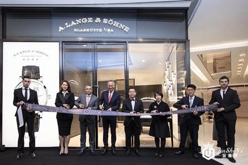 朗格成都首家专卖店盛大开幕暨上海专卖店迁址重装揭幕