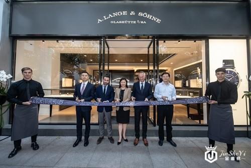 朗格成都首家专卖店盛大开幕暨上海专卖店迁址重装揭幕