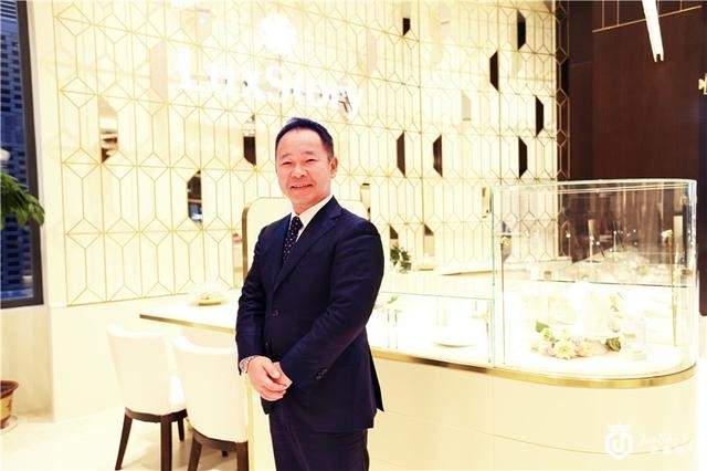 LuxStory中古奢侈品精品店北京坊盛装开业人气女星宋轶优雅出席
