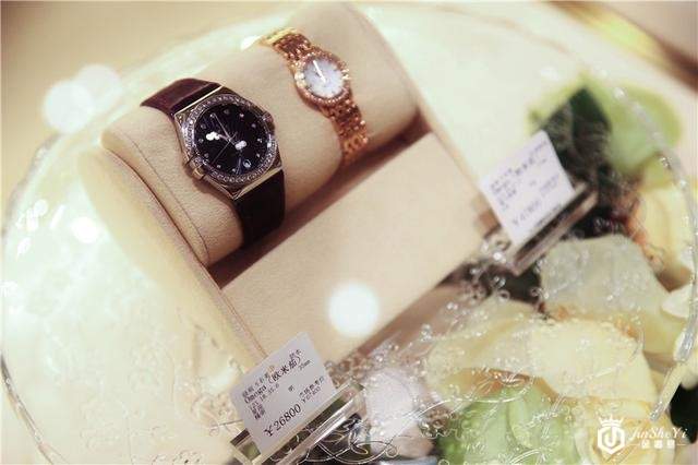 LuxStory中古奢侈品精品店北京坊盛装开业人气女星宋轶优雅出席