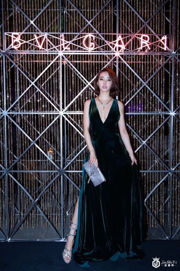 当高级珠宝遇上气场全开的女明星，谁才是今晚的“狠角色”