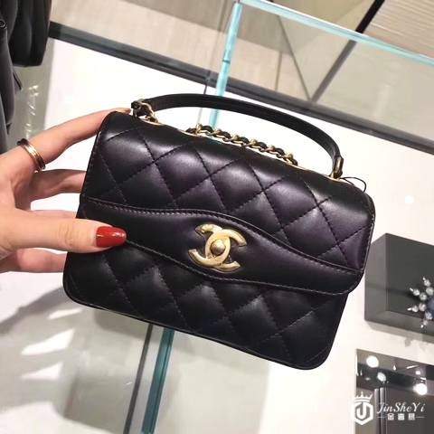 二手奢侈品平台发展迅猛 奢侈品鉴定师成“香饽饽”