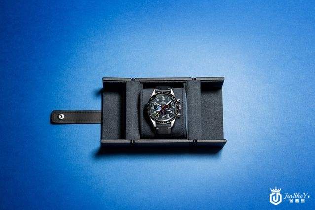 欧米茄全新超霸系列“HODINKEE 10周年纪念”腕表，限量500枚