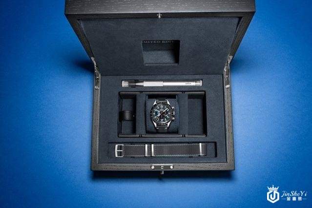 欧米茄全新超霸系列“HODINKEE 10周年纪念”腕表，限量500枚