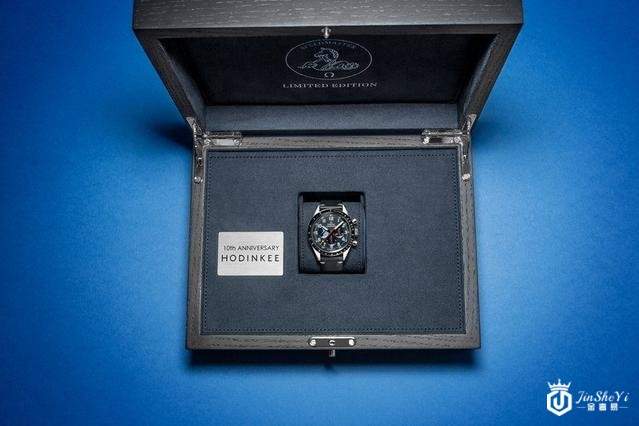 欧米茄全新超霸系列“HODINKEE 10周年纪念”腕表，限量500枚