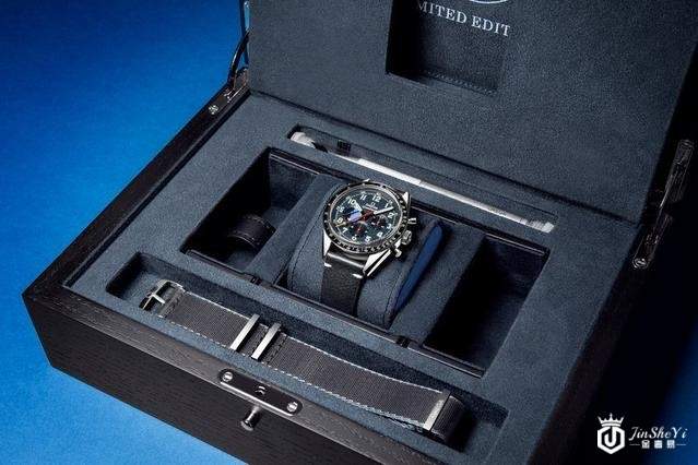 欧米茄全新超霸系列“HODINKEE 10周年纪念”腕表，限量500枚