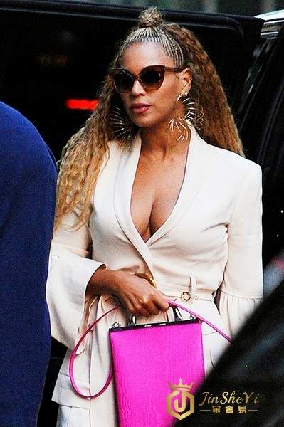 霸气女王碧昂斯Beyoncé 最炫目的珠宝收藏